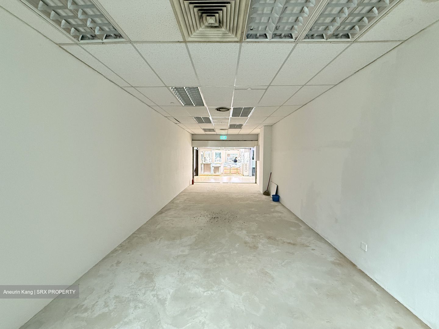 Lucky Plaza (D9), Retail #576202411